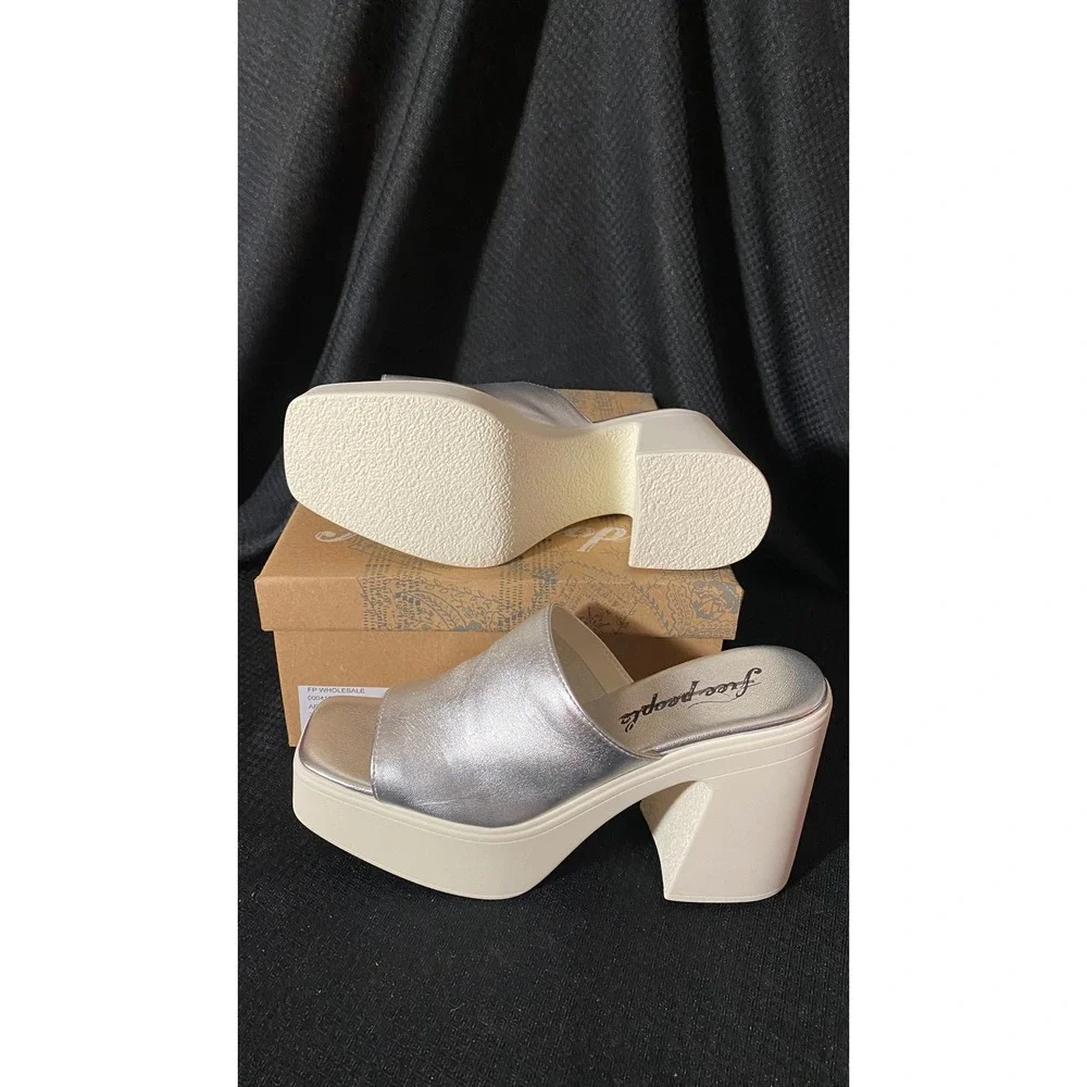 Free People Zoe Platform Silver Metallic Leather Mule Sandals size  37.5 NEW